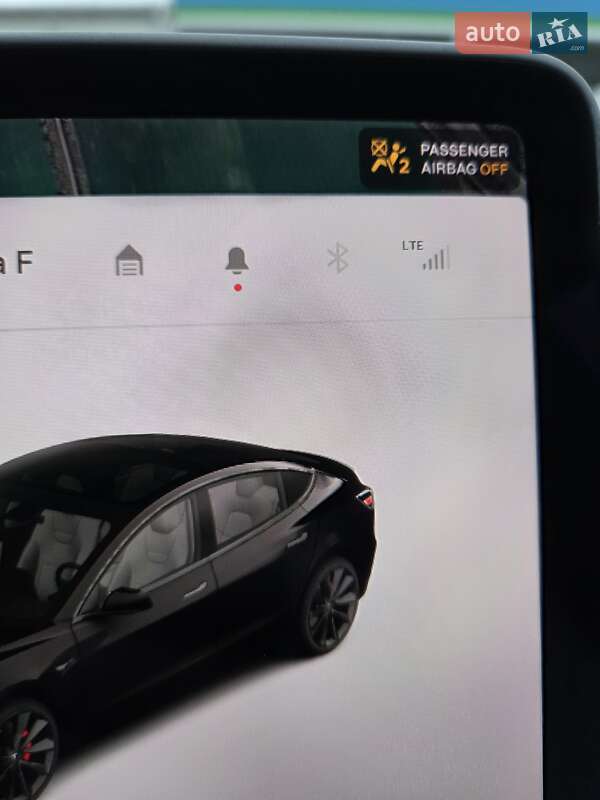 Седан Tesla Model 3 2020 в Києві