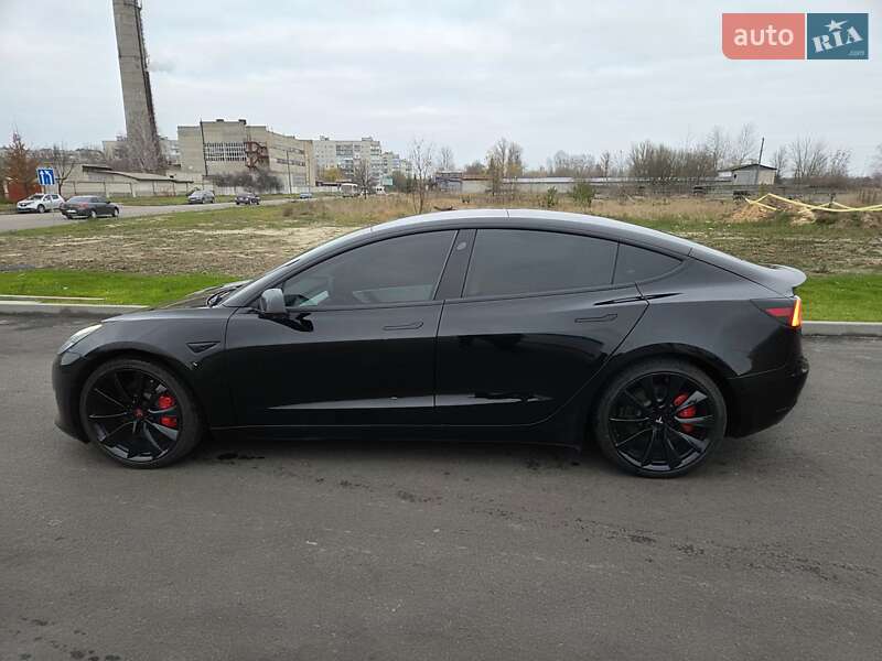 Седан Tesla Model 3 2020 в Києві