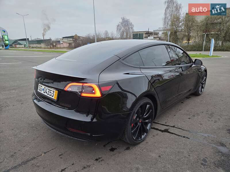 Седан Tesla Model 3 2020 в Києві