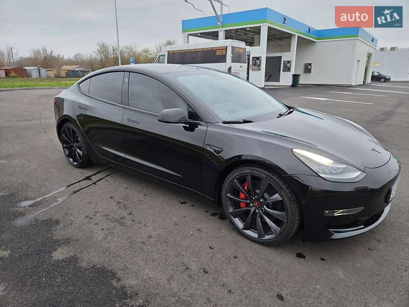 Седан Tesla Model 3 2020 в Києві