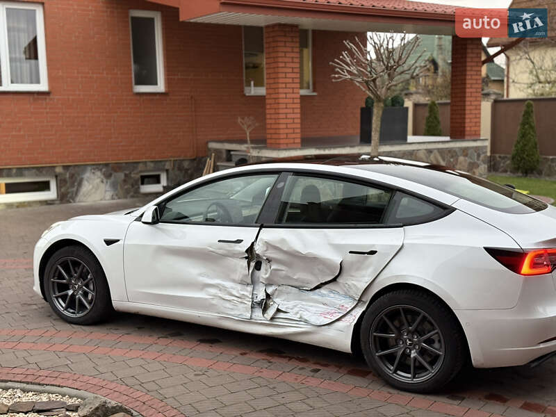 Седан Tesla Model 3 2021 в Луцьку