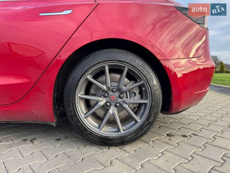 Седан Tesla Model 3 2018 в Луцьку