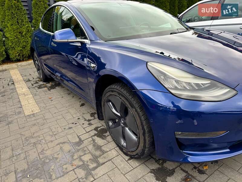 Седан Tesla Model 3 2019 в Білгороді-Дністровському