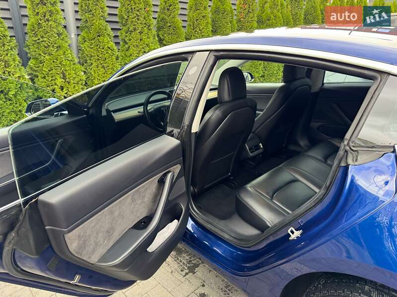 Седан Tesla Model 3 2019 в Білгороді-Дністровському