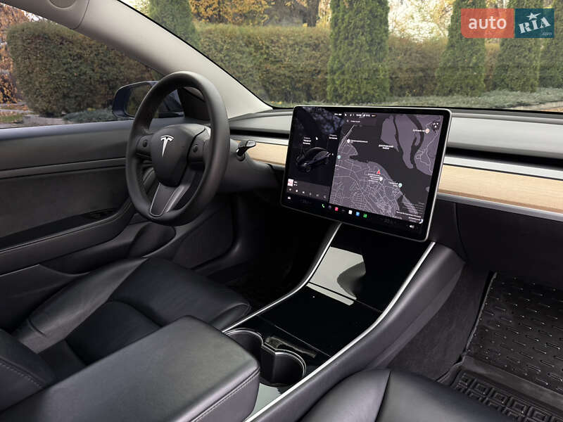 Седан Tesla Model 3 2020 в Дніпрі фото 44 Седан Tesla Model 3 2020 в Дніпрі