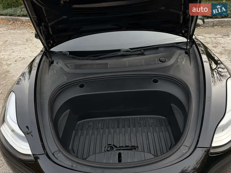 Седан Tesla Model 3 2020 в Дніпрі фото 54 Седан Tesla Model 3 2020 в Дніпрі