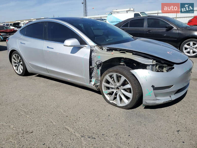 Седан Tesla Model 3 2018 в Каменец-Подольском
