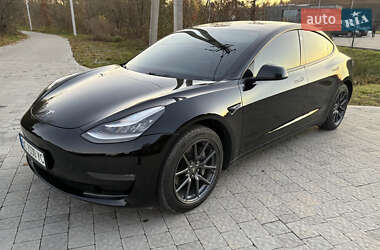 Седан Tesla Model 3 2019 в Львове