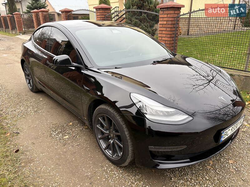 Седан Tesla Model 3 2019 в Львові фото 37 Седан Tesla Model 3 2019 в Львові