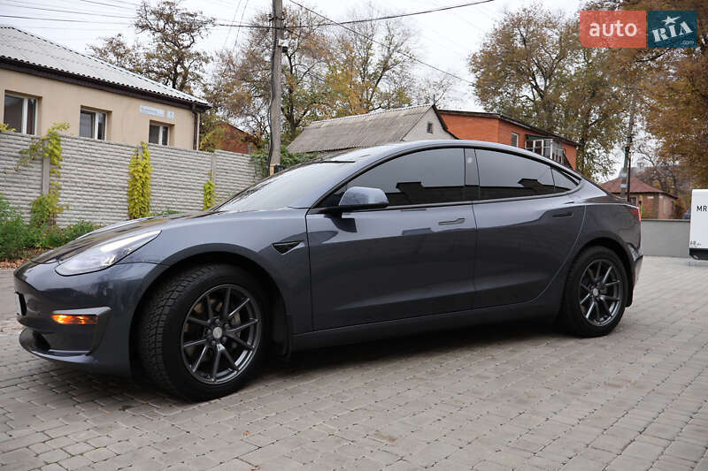 Седан Tesla Model 3 2021 в Дніпрі