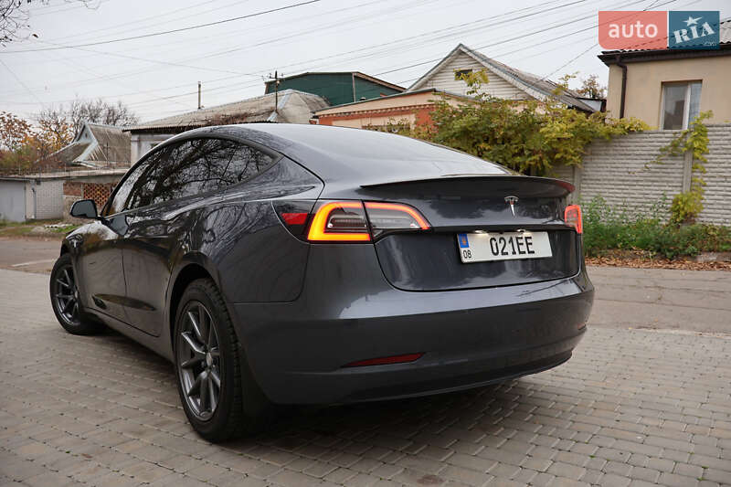 Седан Tesla Model 3 2021 в Дніпрі