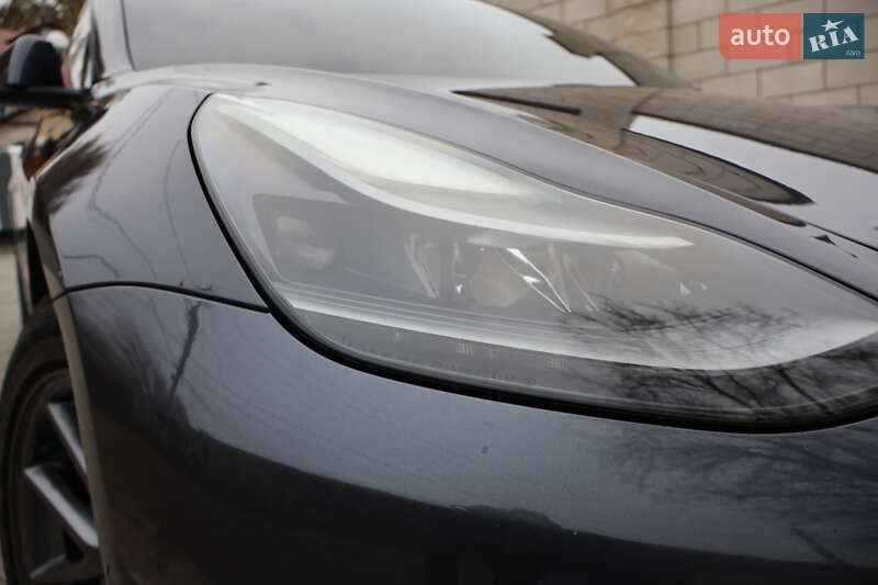 Седан Tesla Model 3 2021 в Дніпрі