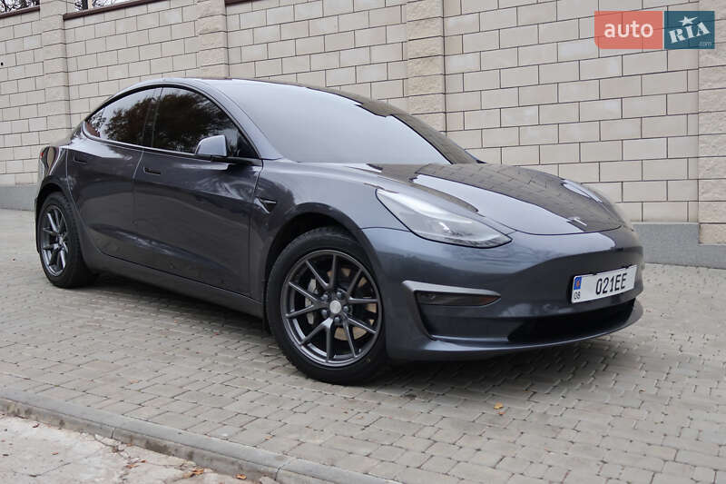 Седан Tesla Model 3 2021 в Дніпрі