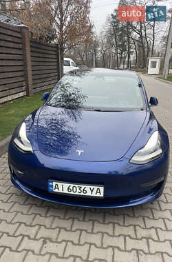Седан Tesla Model 3 2019 в Киеве
