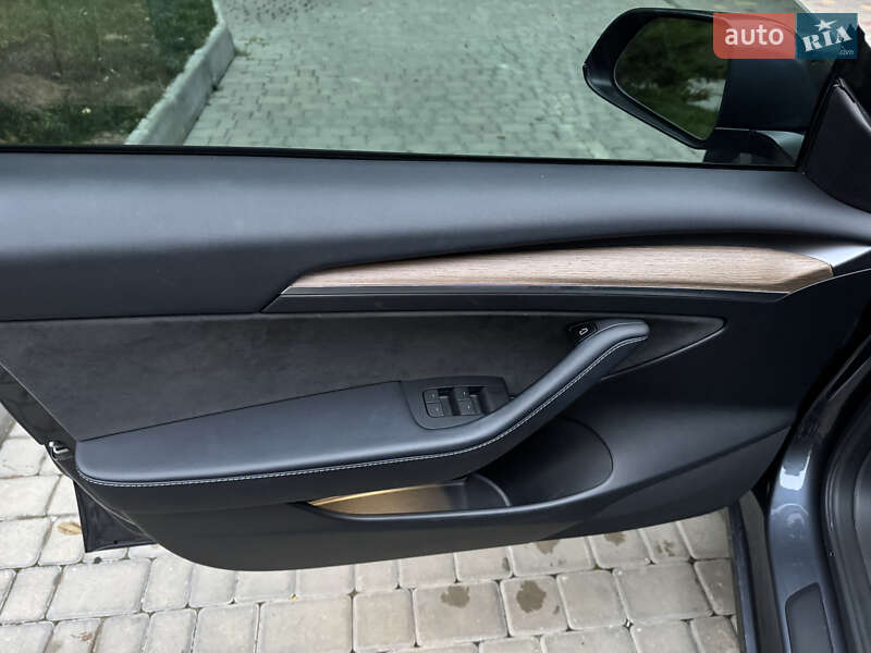 Седан Tesla Model 3 2023 в Одесі фото 26 Седан Tesla Model 3 2023 в Одесі