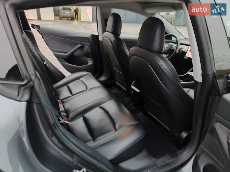 Седан Tesla Model 3 2018 в Сквире