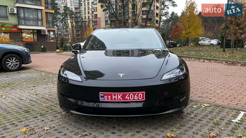 Седан Tesla Model 3 2024 в Києві