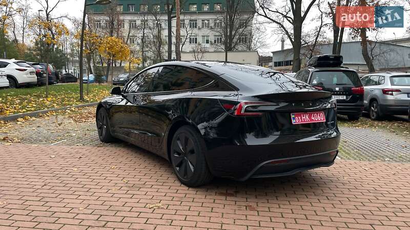 Седан Tesla Model 3 2024 в Києві