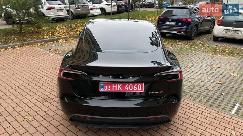 Седан Tesla Model 3 2024 в Києві