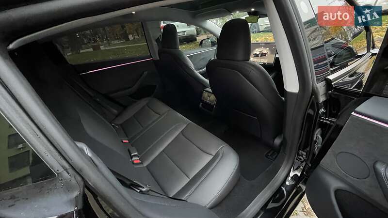 Седан Tesla Model 3 2024 в Києві