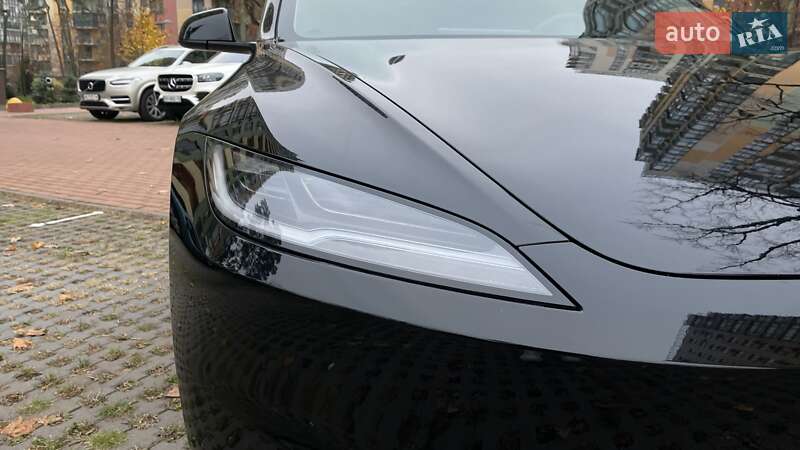 Седан Tesla Model 3 2024 в Києві