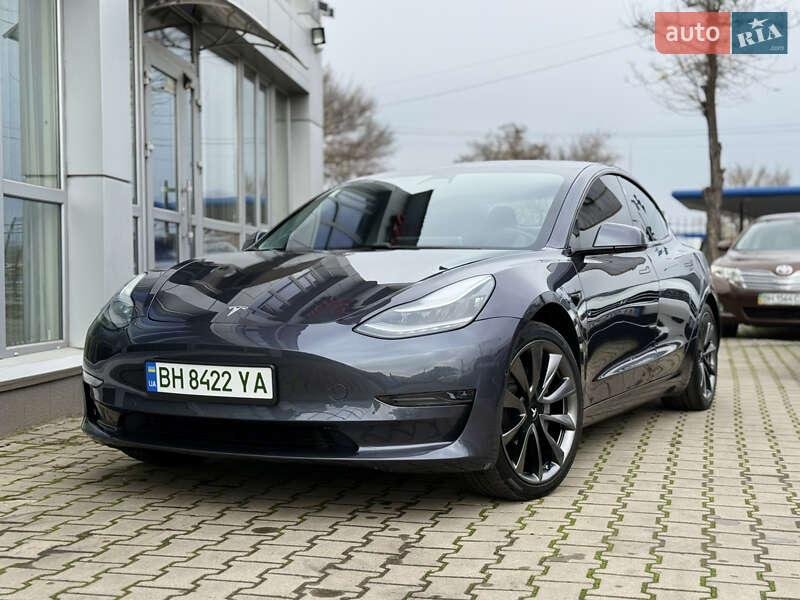 Седан Tesla Model 3 2019 в Одесі
