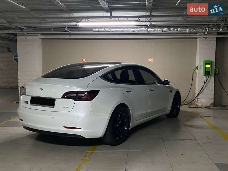 Седан Tesla Model 3 2019 в Одесі