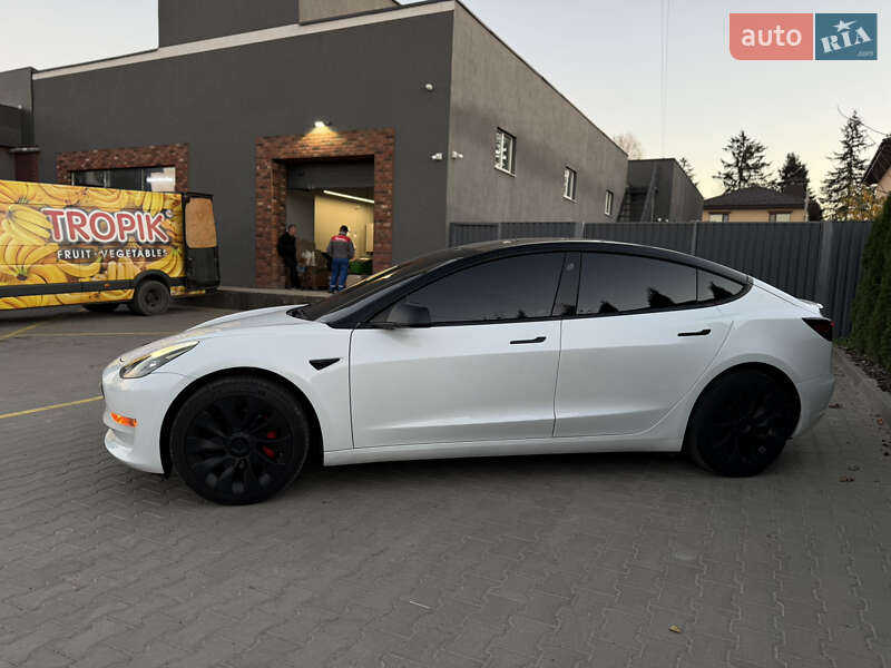 Седан Tesla Model 3 2022 в Вінниці