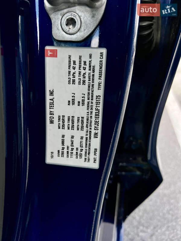 Седан Tesla Model 3 2019 в Обухові