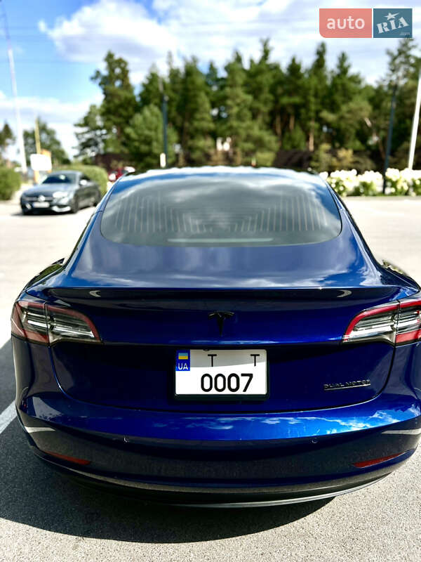 Седан Tesla Model 3 2019 в Обухові