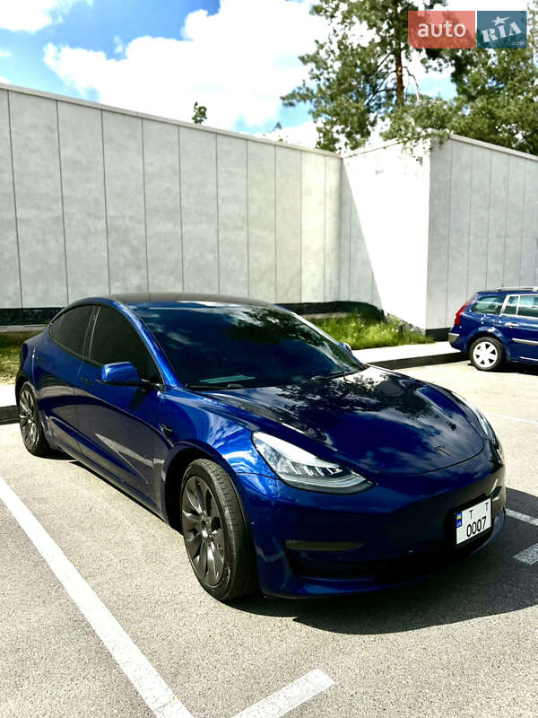Седан Tesla Model 3 2019 в Обухові