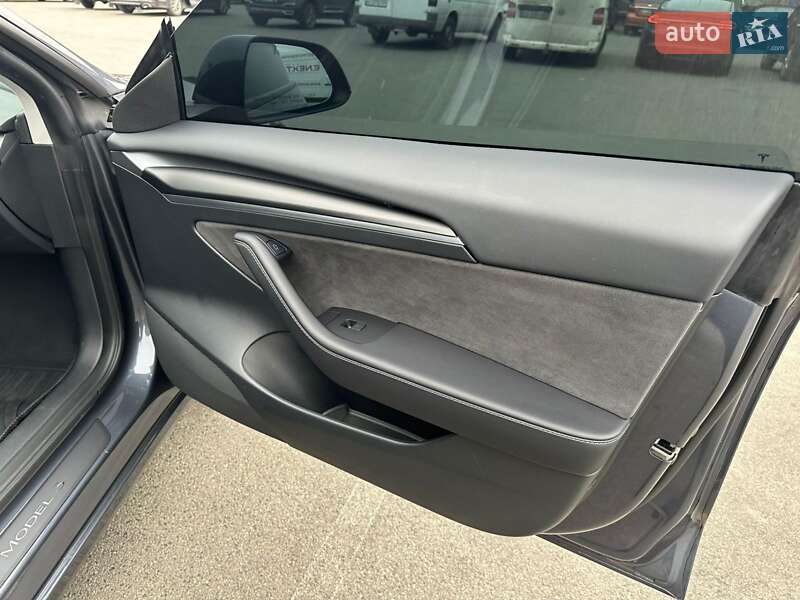 Седан Tesla Model 3 2023 в Киеве фото 2 Седан Tesla Model 3 2023 в Киеве