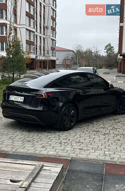 Седан Tesla Model 3 2024 в Ивано-Франковске