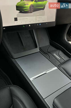 Седан Tesla Model 3 2024 в Ивано-Франковске