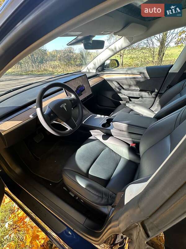 Седан Tesla Model 3 2022 в Львове