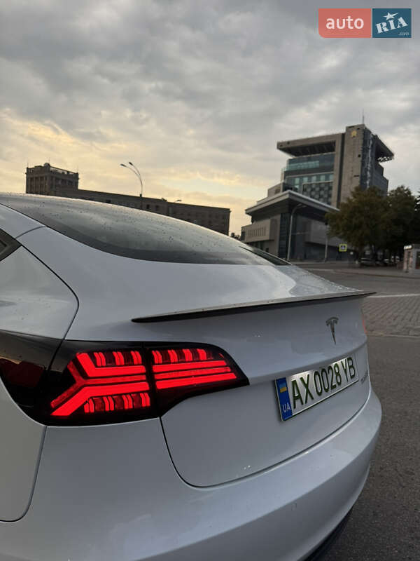 Седан Tesla Model 3 2022 в Харкові