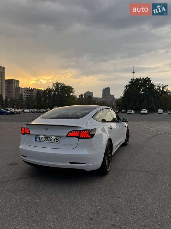 Седан Tesla Model 3 2022 в Харкові