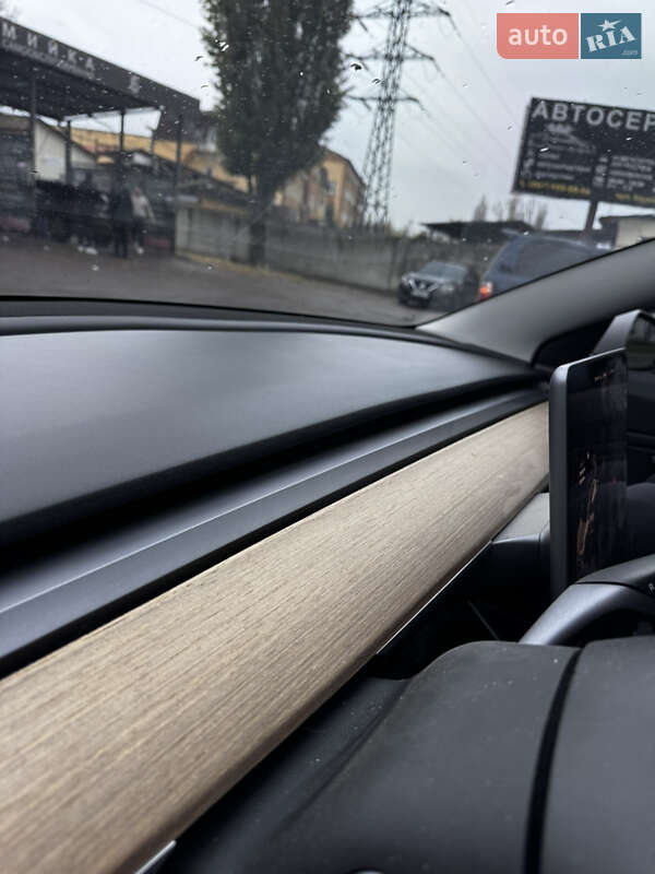 Седан Tesla Model 3 2018 в Киеве