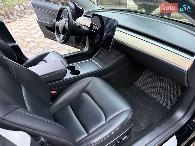 Седан Tesla Model 3 2018 в Харькове