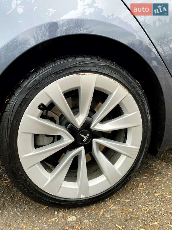 Седан Tesla Model 3 2022 в Калуше