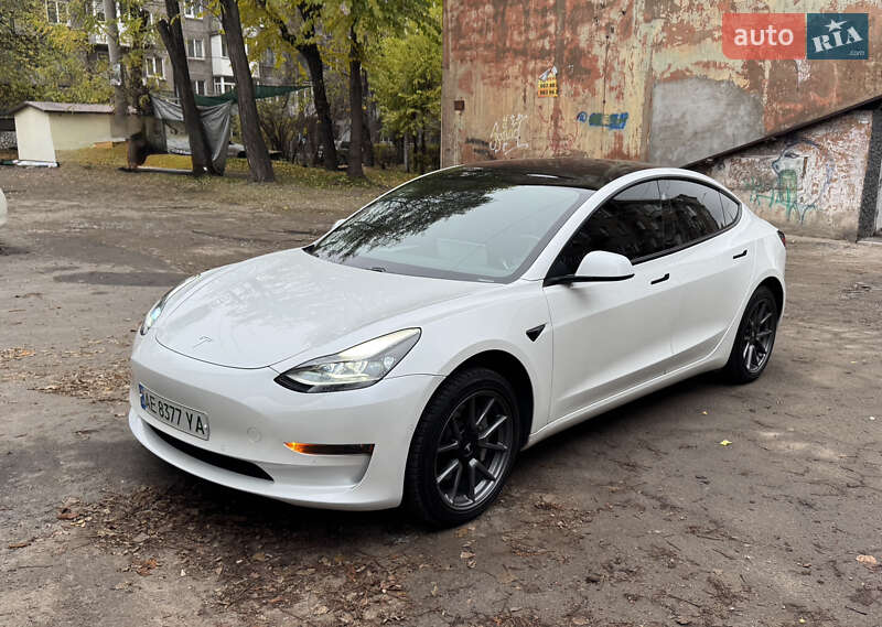 Седан Tesla Model 3 2021 в Каменском