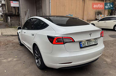 Седан Tesla Model 3 2021 в Каменском