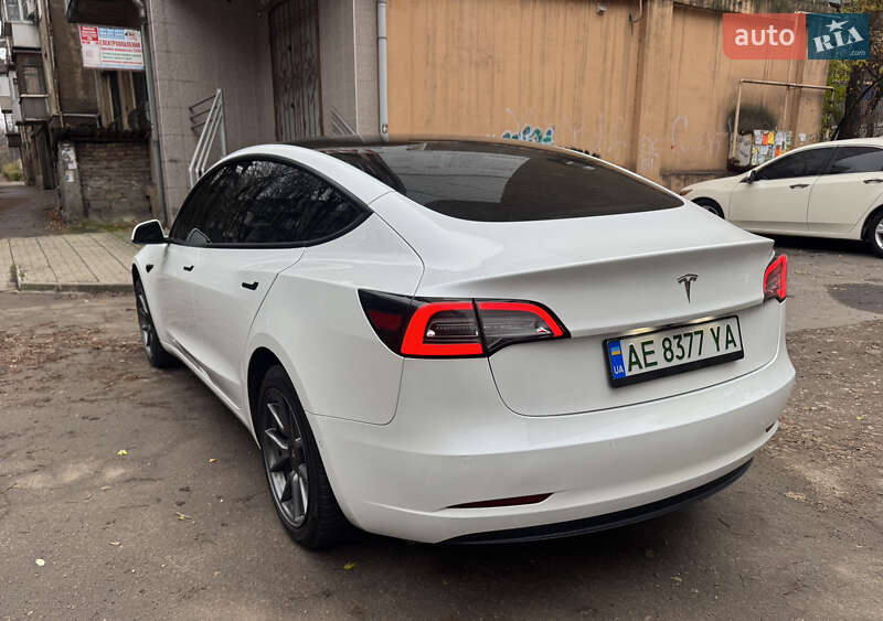 Седан Tesla Model 3 2021 в Каменском