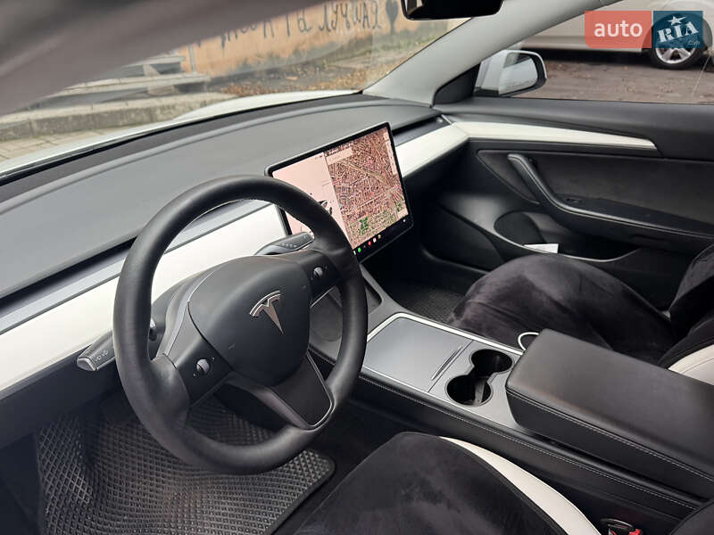 Седан Tesla Model 3 2021 в Каменском