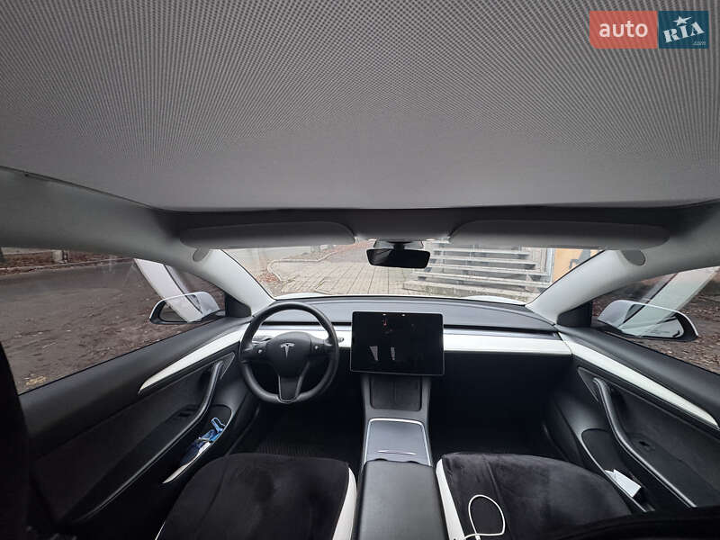 Седан Tesla Model 3 2021 в Каменском