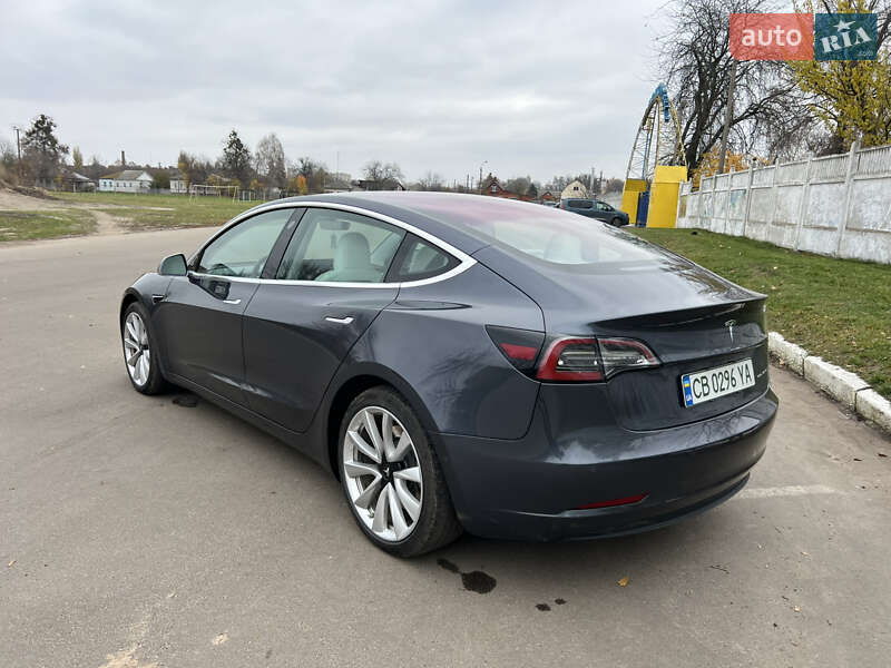 Седан Tesla Model 3 2019 в Прилуках