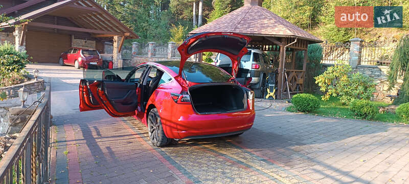 Седан Tesla Model 3 2018 в Трускавці фото 66 Седан Tesla Model 3 2018 в Трускавці