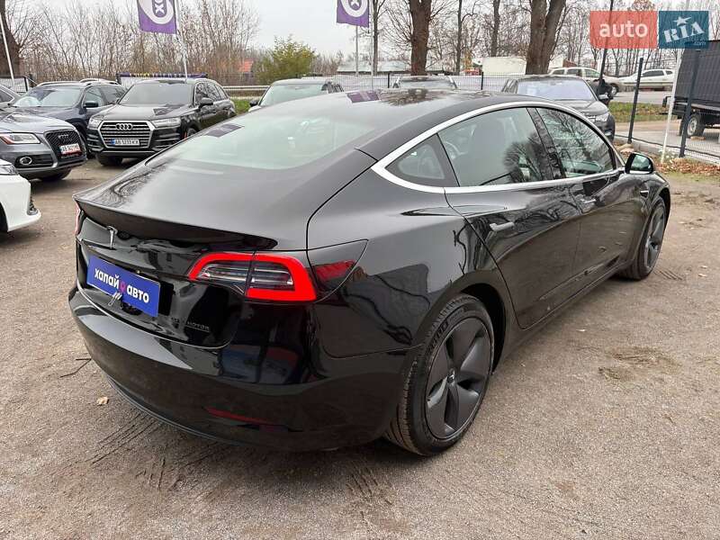 Седан Tesla Model 3 2018 в Виннице