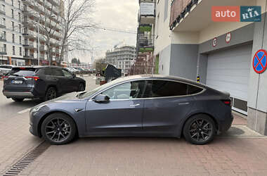 Седан Tesla Model 3 2018 в Києві