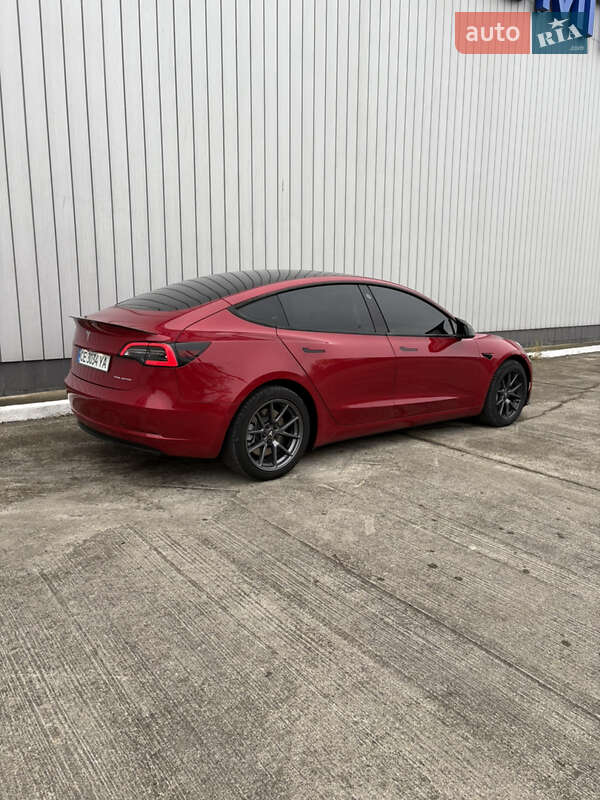 Седан Tesla Model 3 2021 в Черновцах